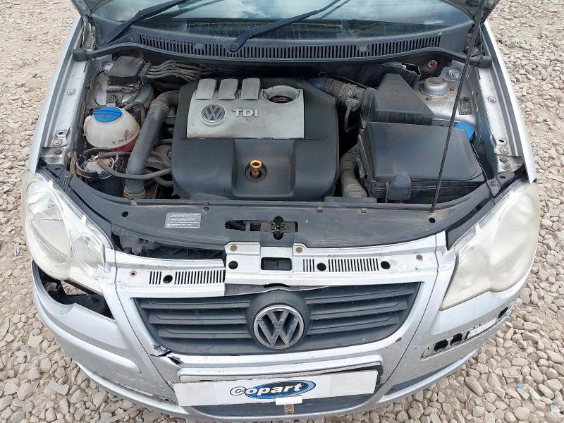 2005 VOLKSWAGEN POLO S