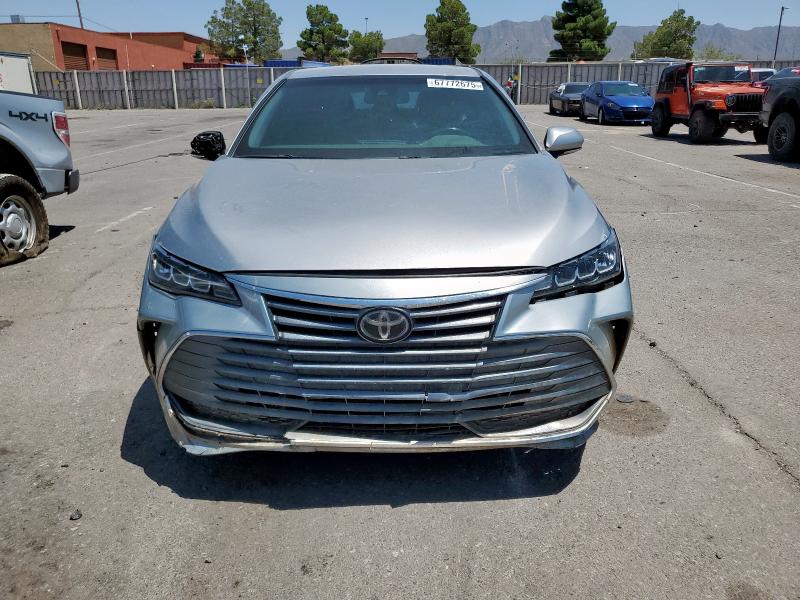  TOYOTA AVALON 2019 Сріблястий