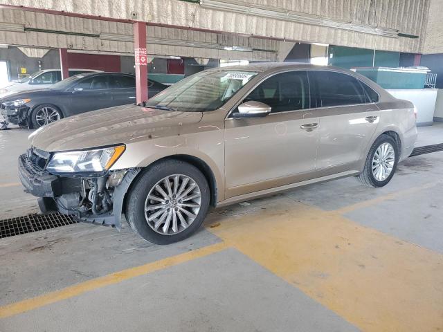  VOLKSWAGEN PASSAT 2017 Золотой