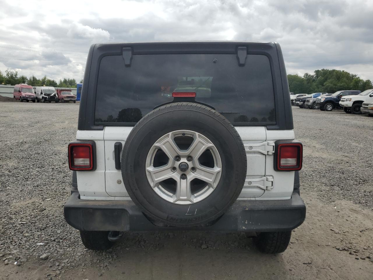 2020 Jeep Wrangler Unlimited Sport VIN: 1C4HJXDN2LW213340 Lot: 64623405
