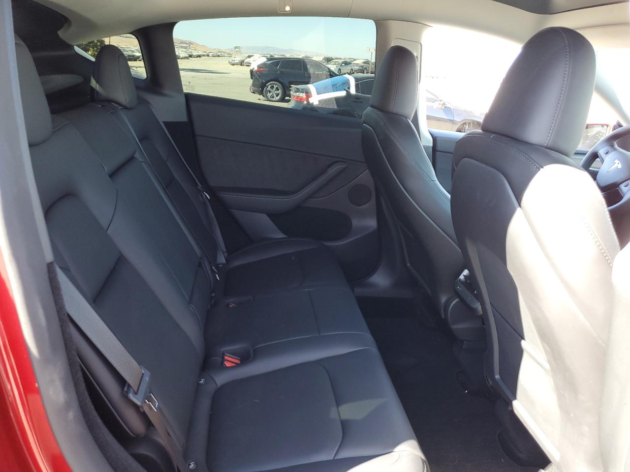 2024 Tesla Model Y VIN: 7SAYGDEF7RF063147 Lot: 69685015