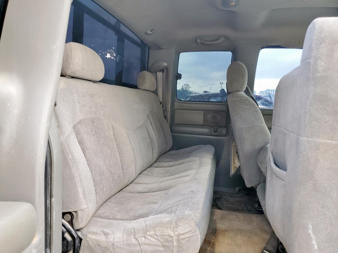 2000 Chevrolet Silverado C1500 VIN: 2GCEC19T7Y1224611 Lot: 70570715