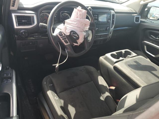  NISSAN TITAN 2017 Czarny