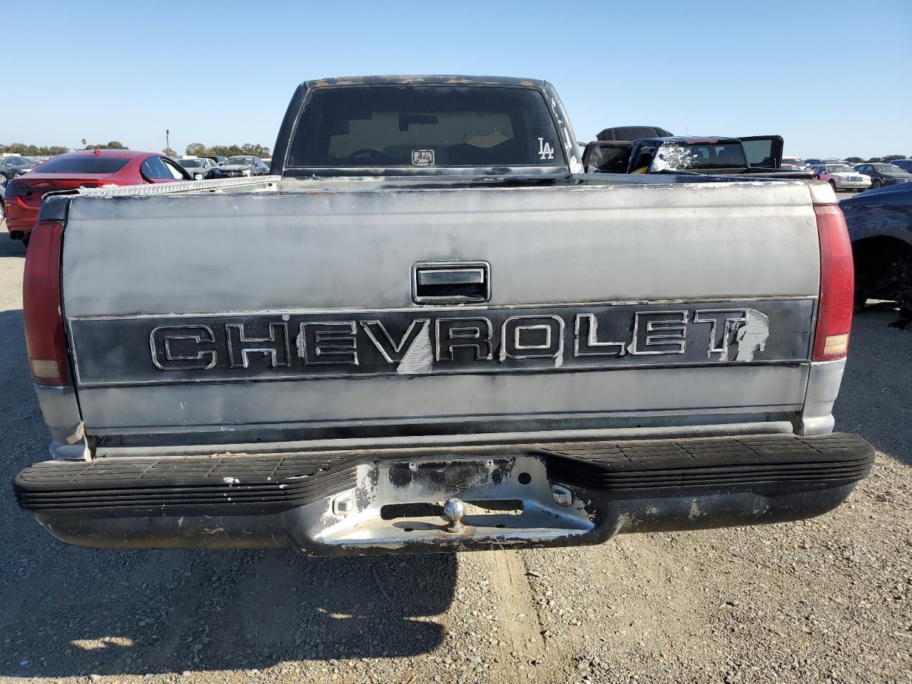 1990 Chevrolet Gmt-400 K2500 VIN: 2GCFK29K7L1195883 Lot: 70408175