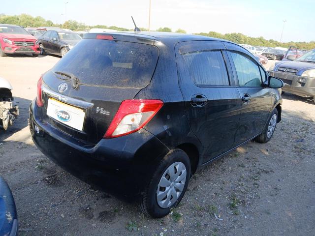 2013 TOYOTA YARIS TR V