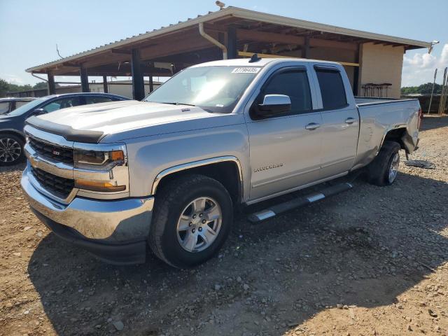  CHEVROLET SILVERADO 2018 Серебристый