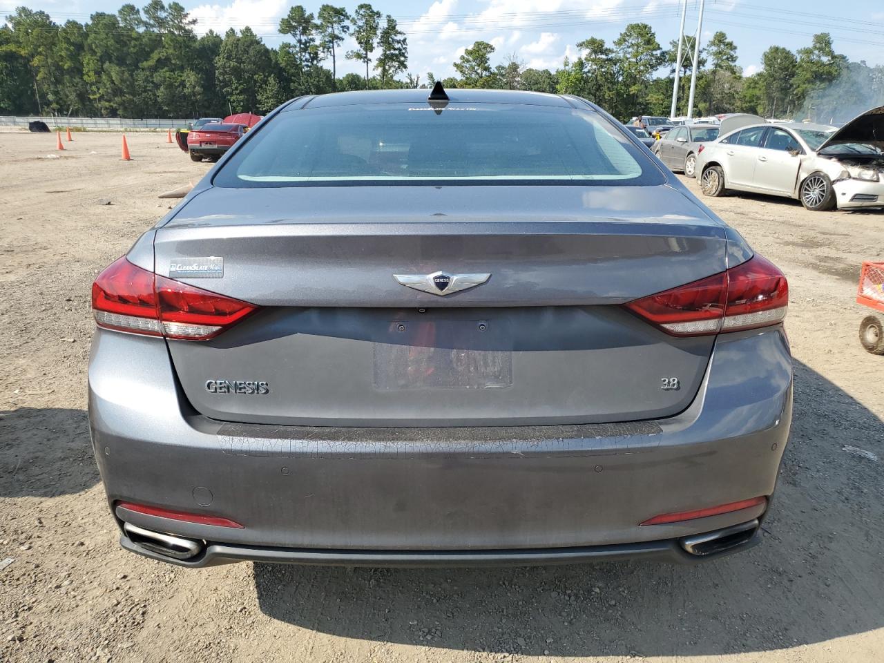 2015 Hyundai Genesis 3.8L VIN: KMHGN4JE7FU050618 Lot: 70314225