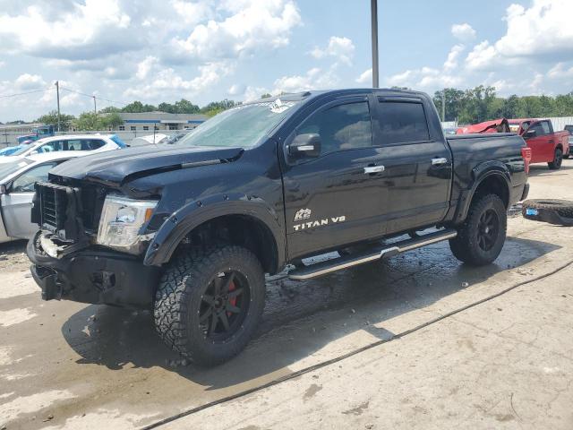  NISSAN TITAN 2018 Czarny
