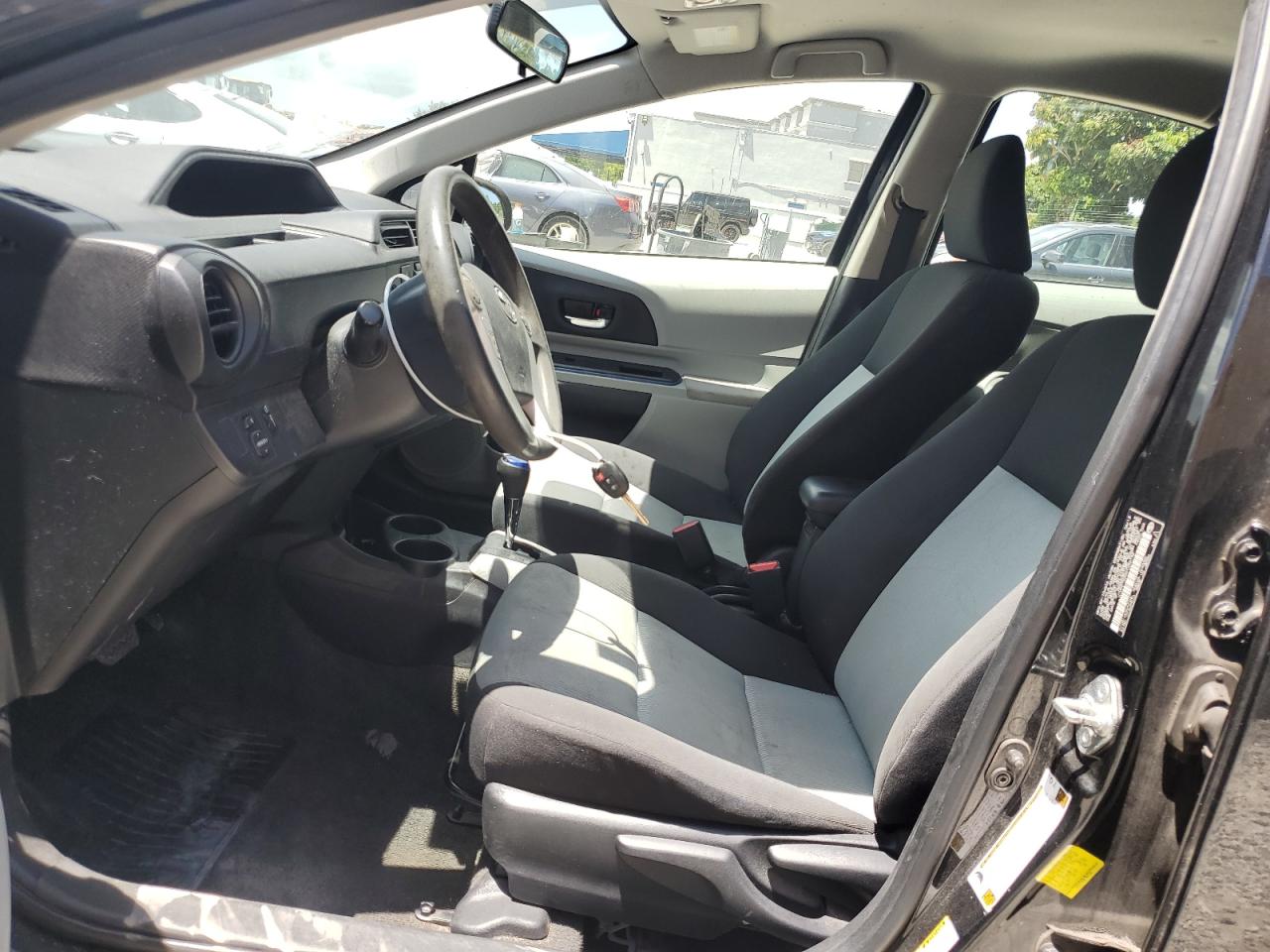 2013 Toyota Prius C VIN: JTDKDTB30D1042142 Lot: 67358805