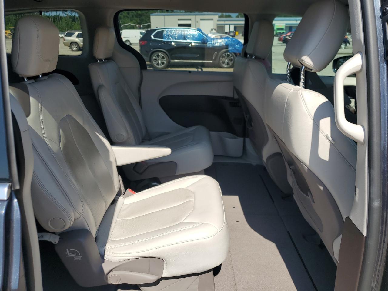 2020 Chrysler Pacifica Touring L VIN: 2C4RC1BG2LR112856 Lot: 68702405