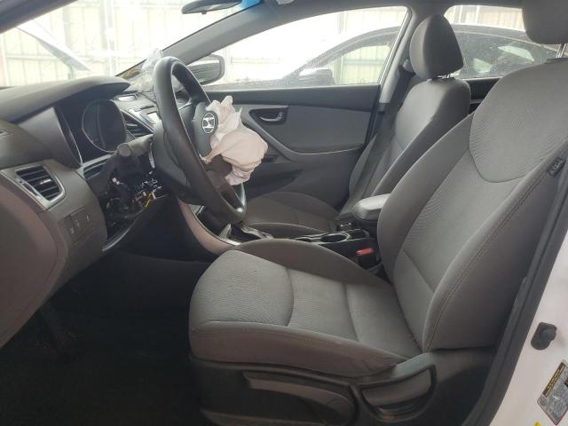  HYUNDAI ELANTRA 2016 Белы