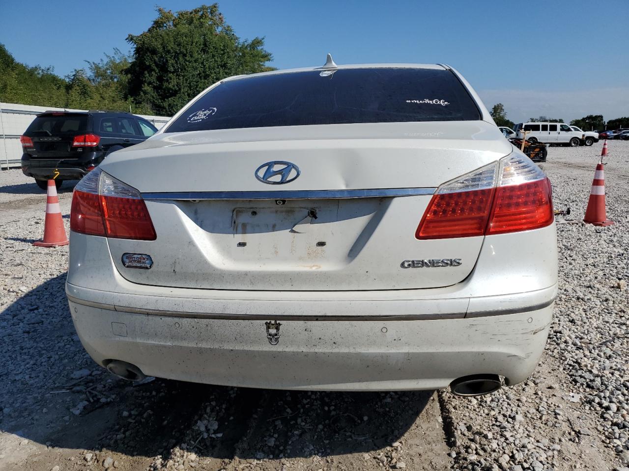 2009 Hyundai Genesis 3.8L VIN: KMHGC46E29U057933 Lot: 69610965