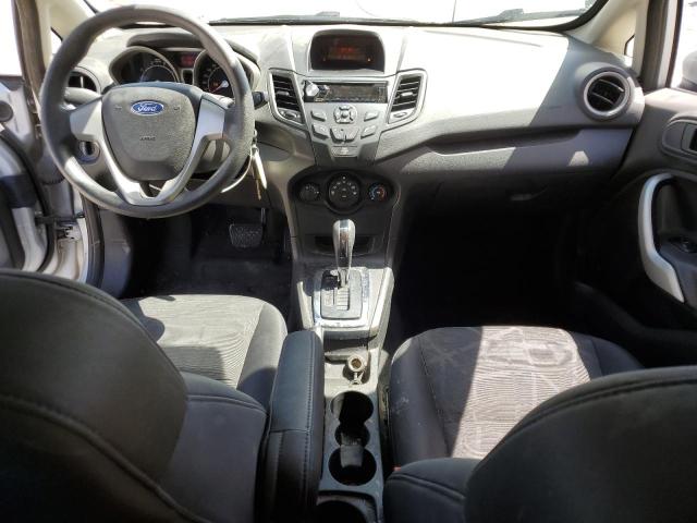 Hatchbacks FORD FIESTA 2012 Srebrny