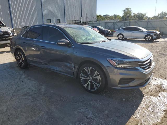  VOLKSWAGEN PASSAT 2022 Серый