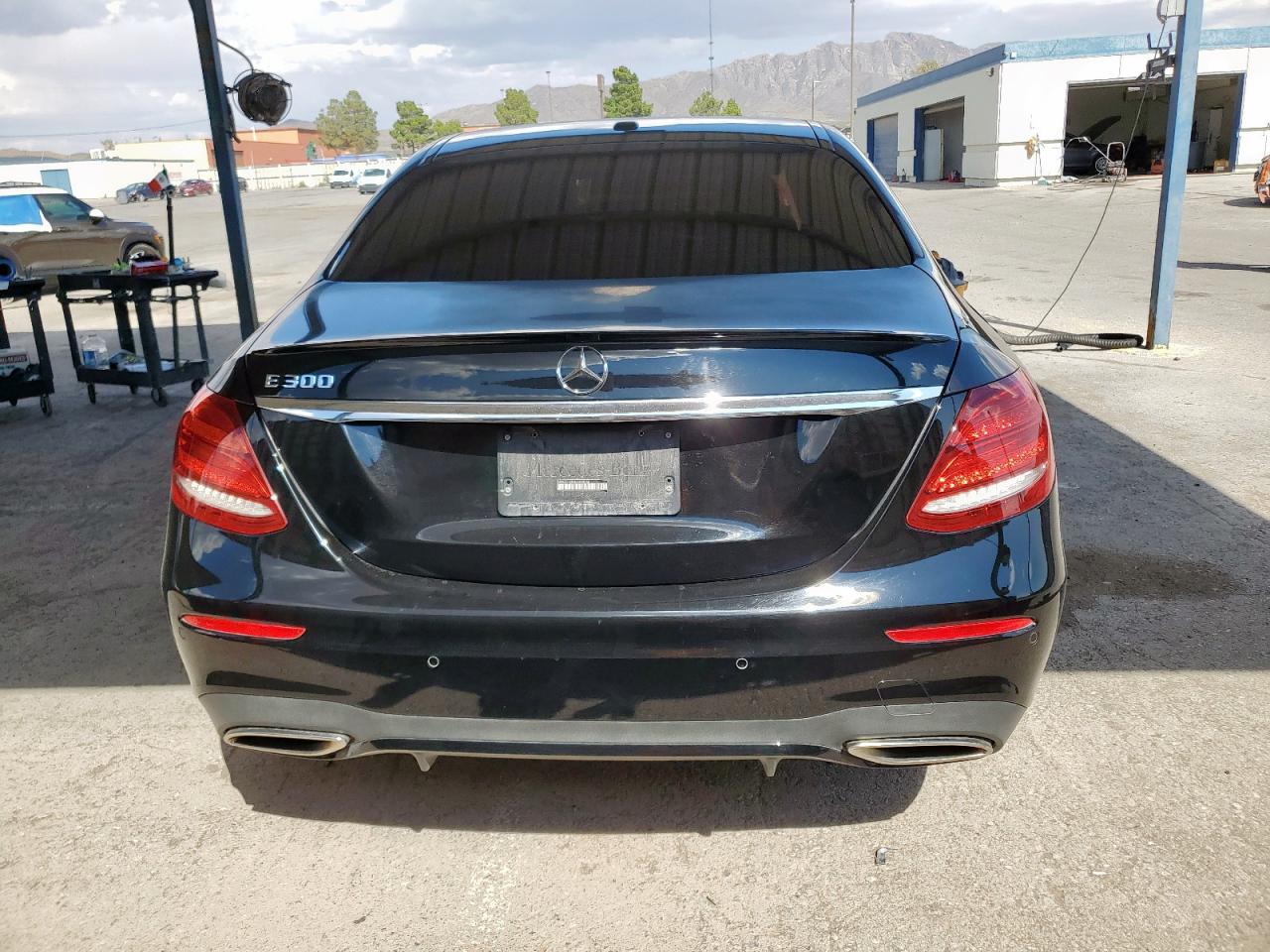 2018 Mercedes-Benz E 300 VIN: WDDZF4JB3JA304650 Lot: 70490685