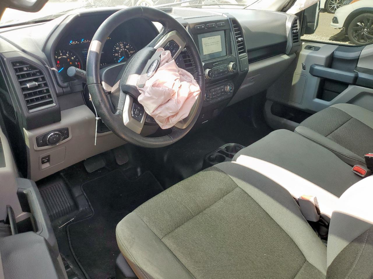 2017 Ford F150 VIN: 1FTMF1C81HFA57727 Lot: 69560435