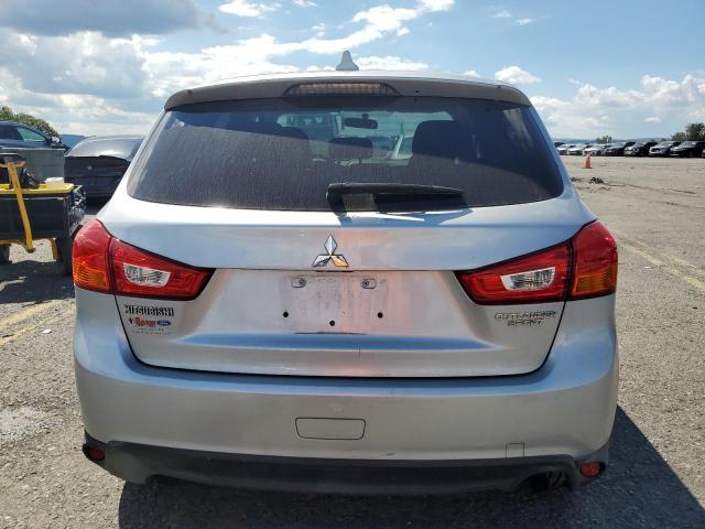  MITSUBISHI OUTLANDER 2017 Серебристый
