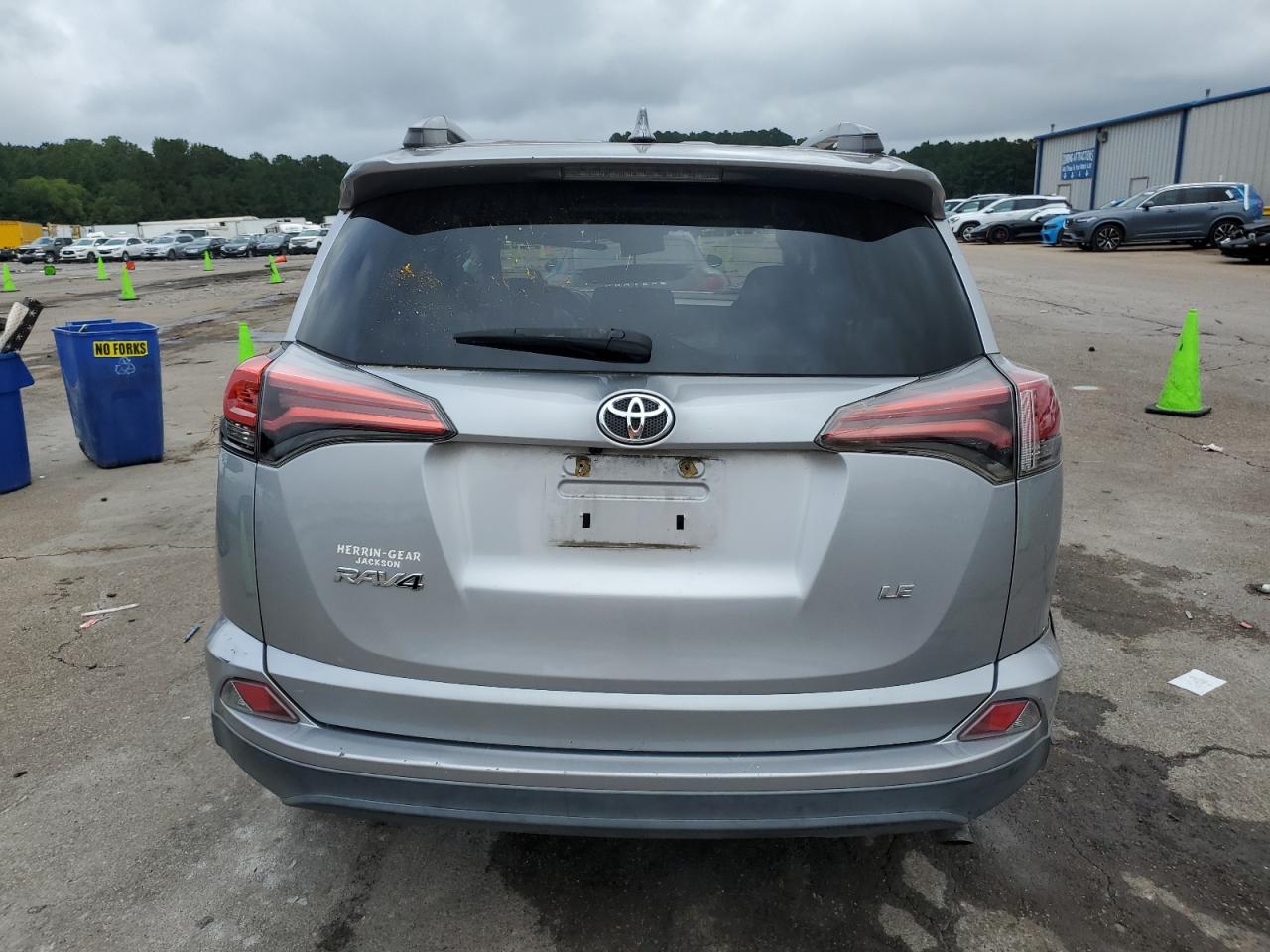 2017 Toyota Rav4 Le VIN: 2T3ZFREV7HW360257 Lot: 67989445