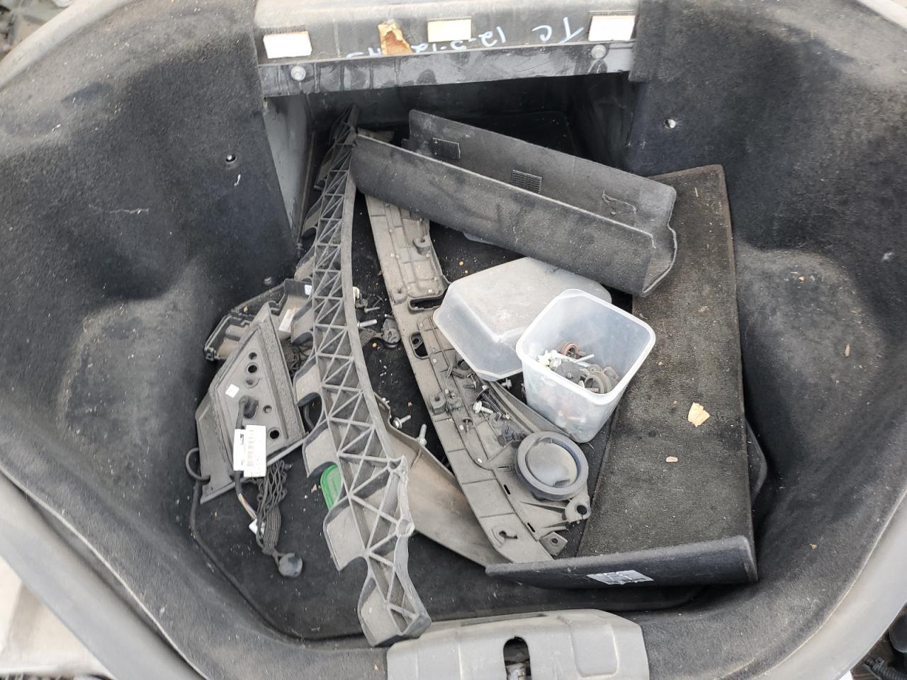 2014 Tesla Model S VIN: 5YJSA1S19EFP30452 Lot: 70590535