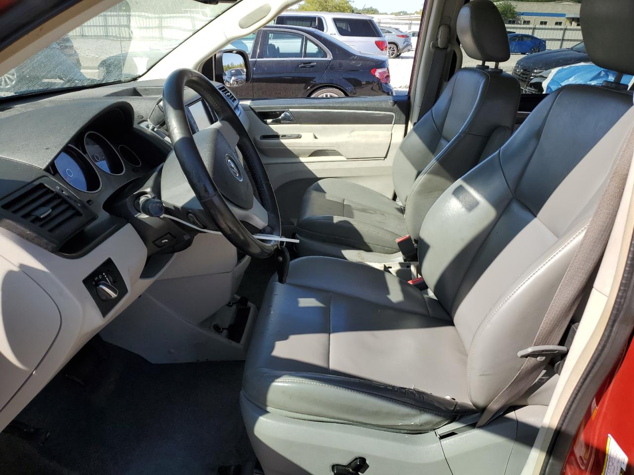 2010 Volkswagen Routan Se VIN: 2V4RW3D11AR168737 Lot: 70481675