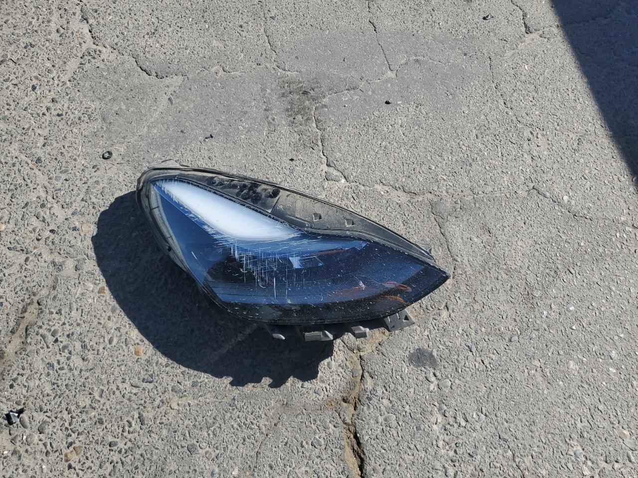 2024 Tesla Model Y VIN: 7SAYGDEE8RA222889 Lot: 68581915