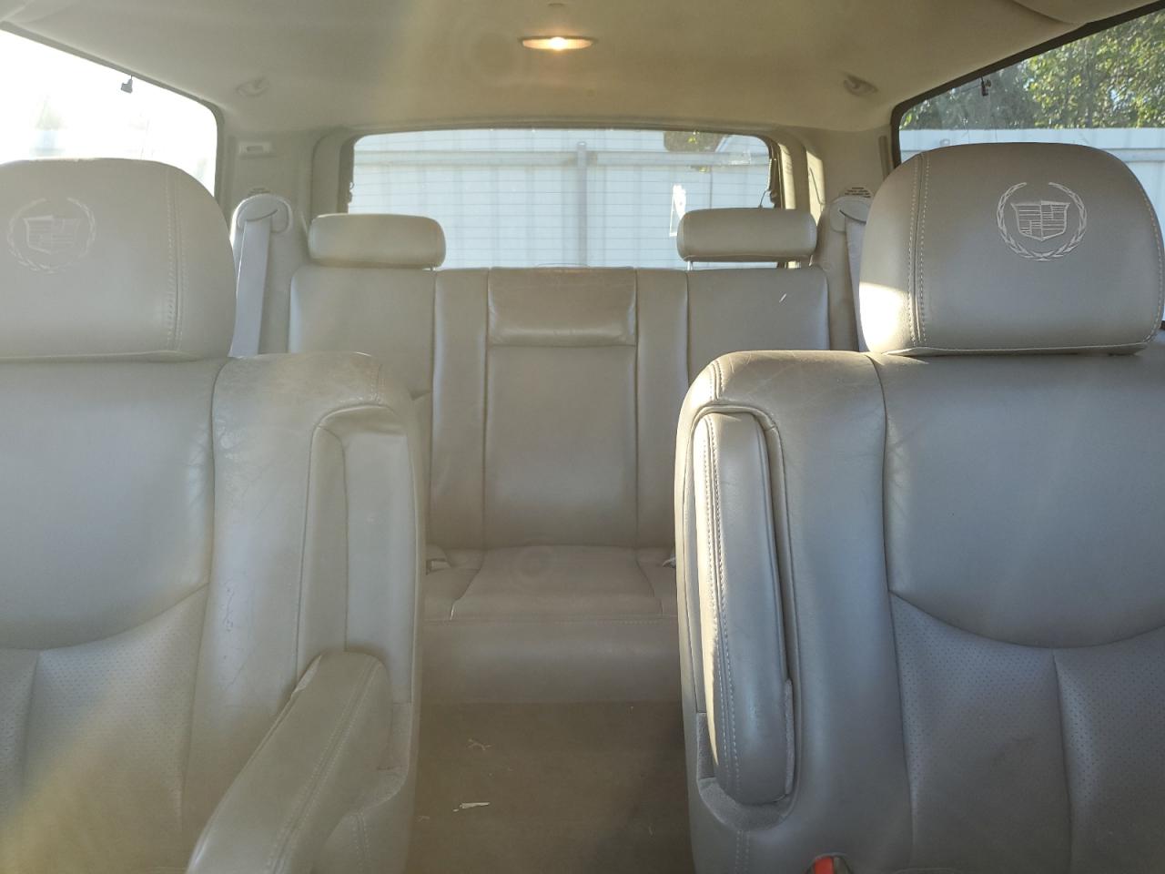 2005 Cadillac Escalade Esv VIN: 3GYFK66N05G198098 Lot: 70333505