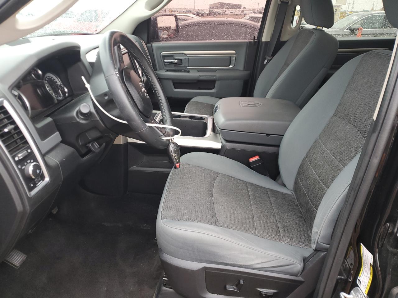 2017 Ram 1500 Slt VIN: 3C6RR7LT5HG738774 Lot: 69889085