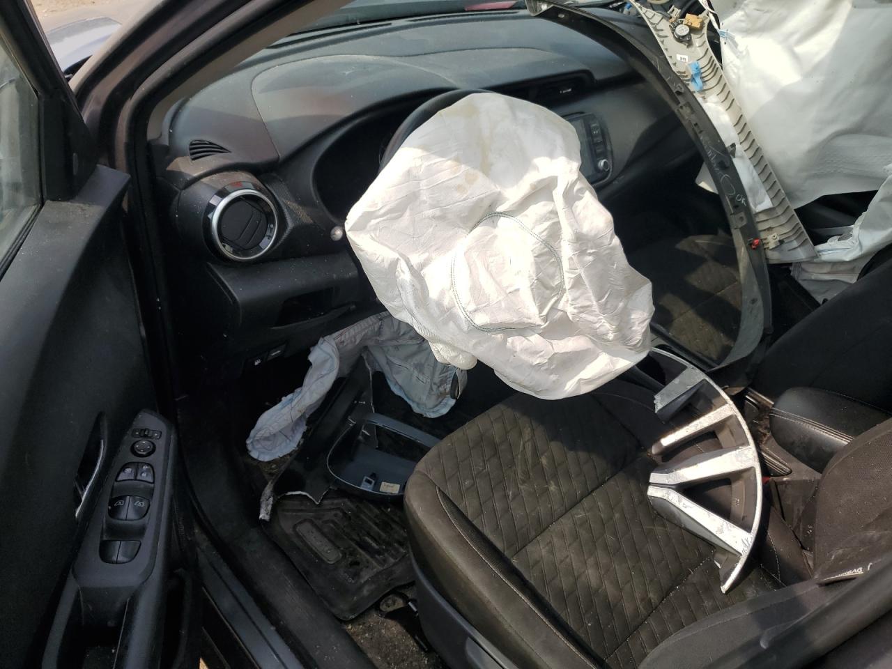 3N1CP5CV1ML527585 2021 Nissan Kicks Sv