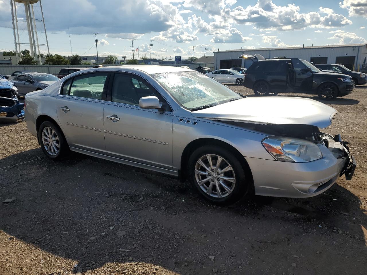 1G4HC5EM6BU125210 BUICK LUCERNE 2011 SILVER Photo 4
