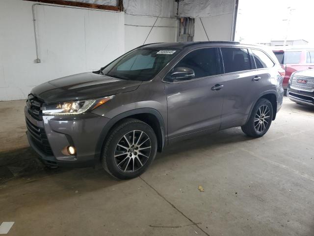  TOYOTA HIGHLANDER 2017 Серый