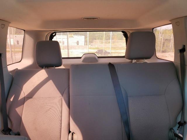 Фото: 1J8GN28KX8W133559