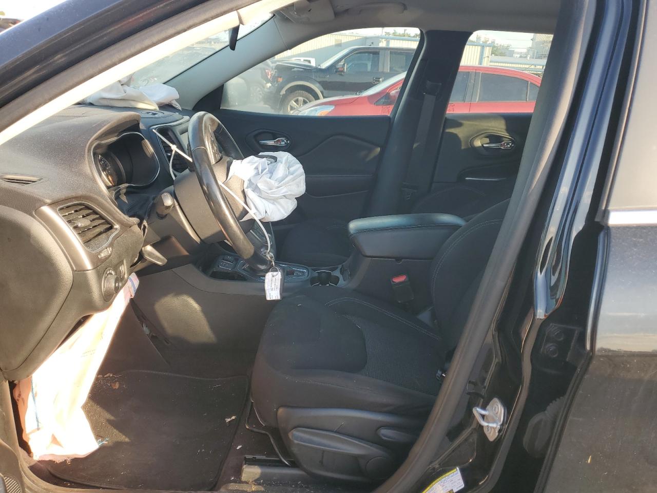 2019 Jeep Cherokee Latitude VIN: 1C4PJLCX9KD109428 Lot: 67262175