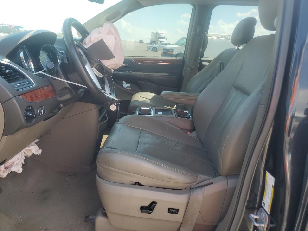 2014 Chrysler Town & Country Touring VIN: 2C4RC1BG5ER395689 Lot: 69240595