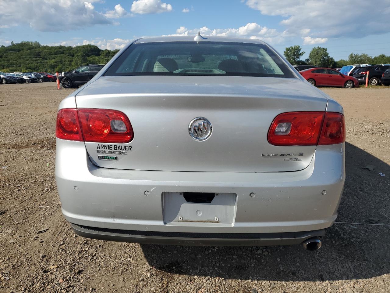1G4HC5EM6BU125210 BUICK LUCERNE 2011 SILVER Photo 6