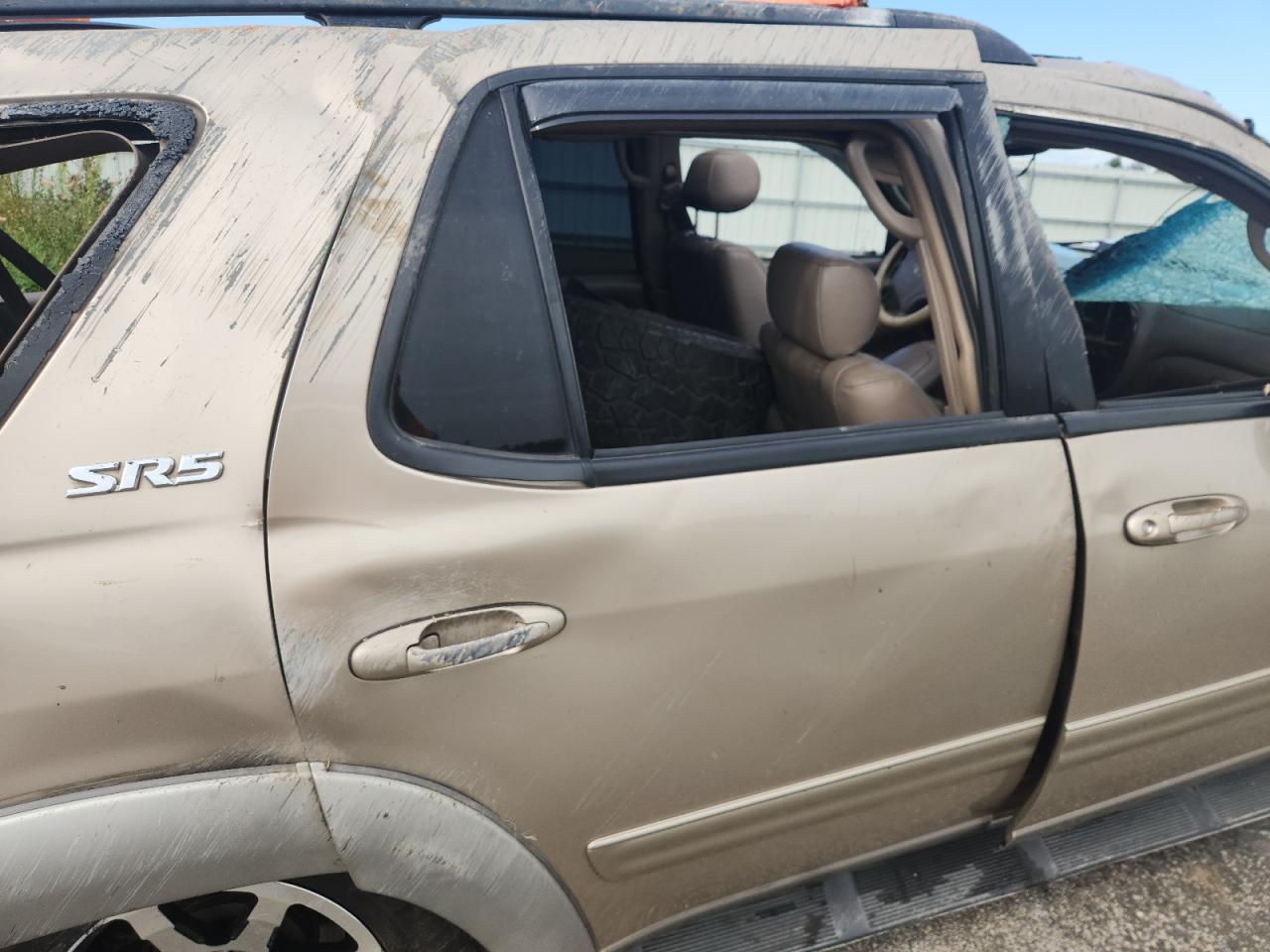 2004 Toyota Sequoia Sr5 VIN: 5TDBT44A74S215520 Lot: 70667895