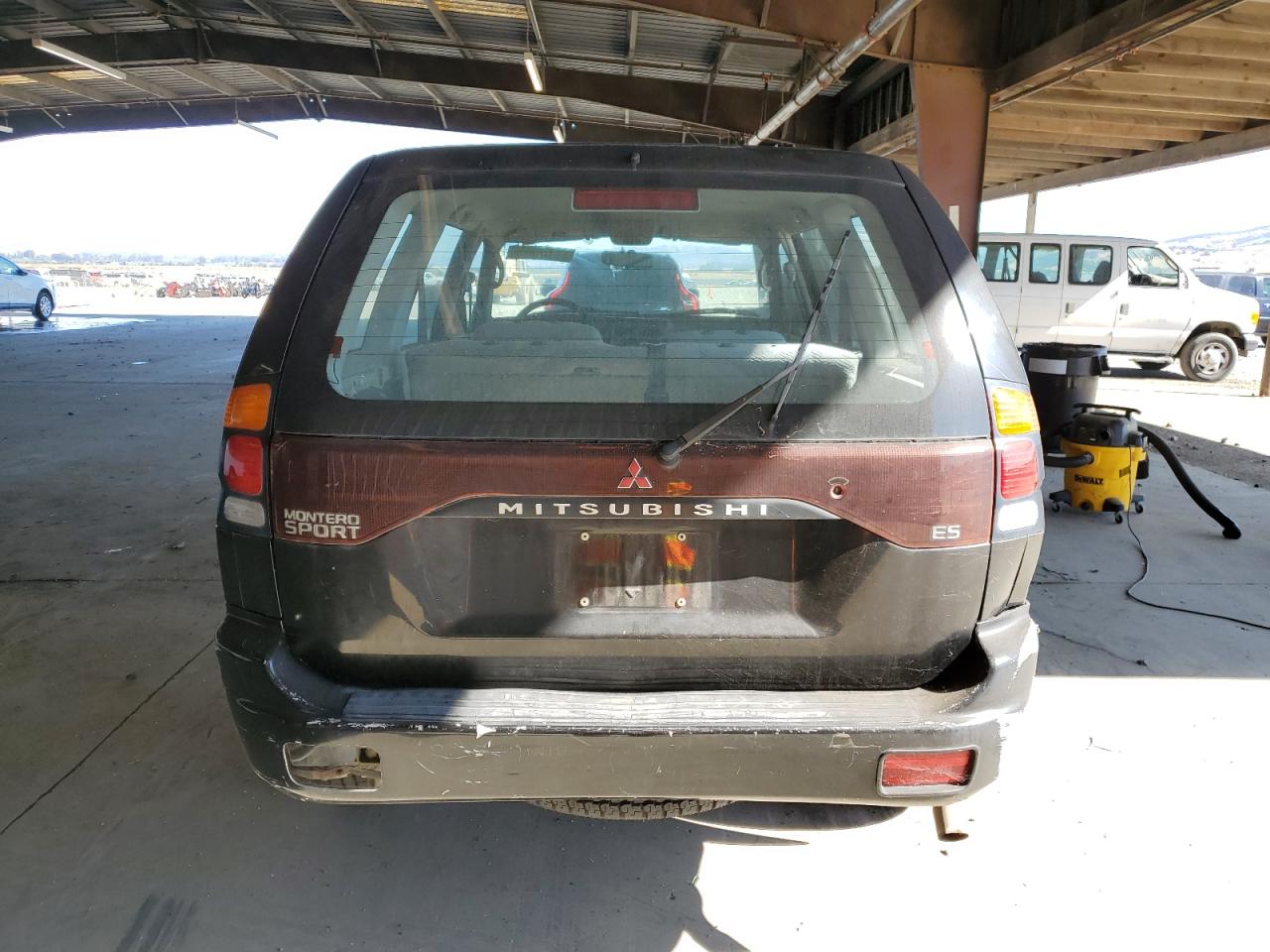 2000 Mitsubishi Montero Sport Es VIN: JA4LS21H0YP017983 Lot: 69321065