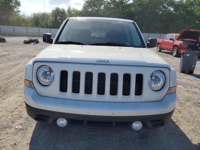  JEEP PATRIOT 2016 Белы