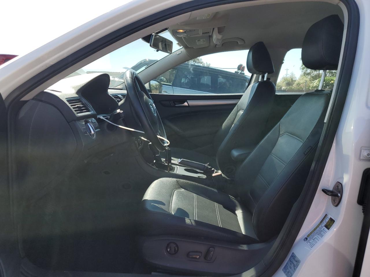 2014 Volkswagen Passat S VIN: 1VWAT7A3XEC035855 Lot: 70700215