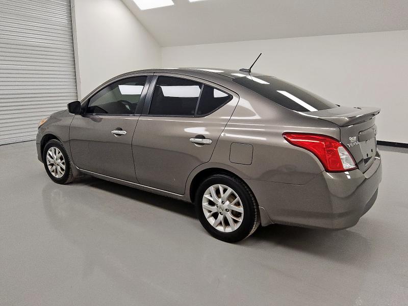  NISSAN VERSA 2017 Серый