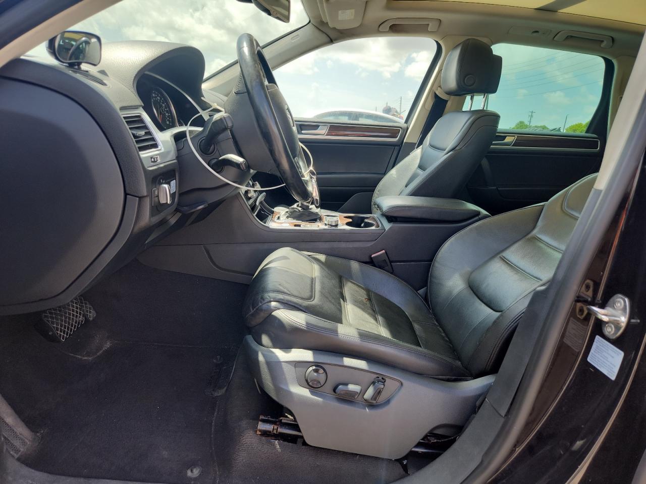 2015 Volkswagen Touareg V6 Tdi VIN: WVGEP9BP8FD003287 Lot: 70848565