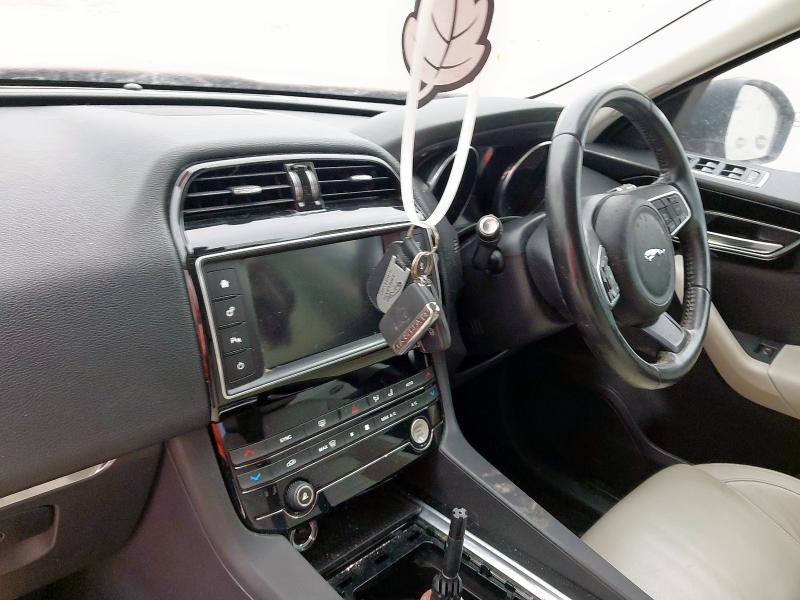 2016 JAGUAR F-PACE PRESTIGE