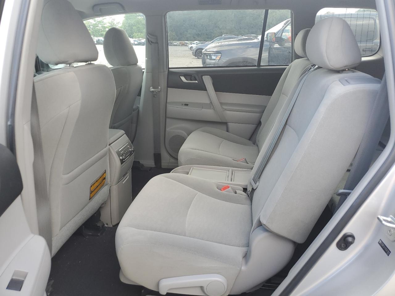 2011 Toyota Highlander Base VIN: 5TDBK3EH1BS079925 Lot: 70480805