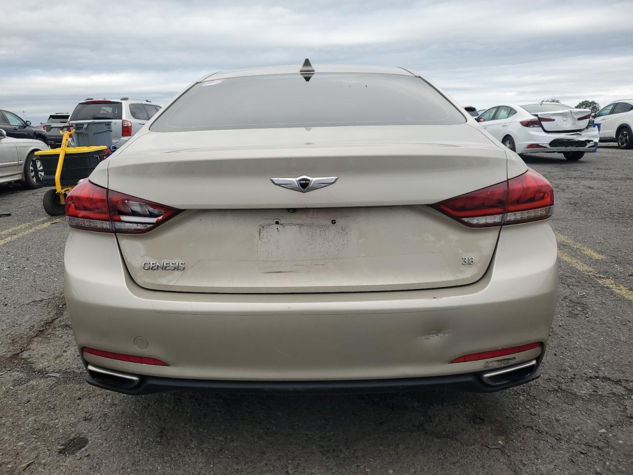 2015 Hyundai Genesis 3.8L VIN: KMHGN4JE3FU083759 Lot: 69317405