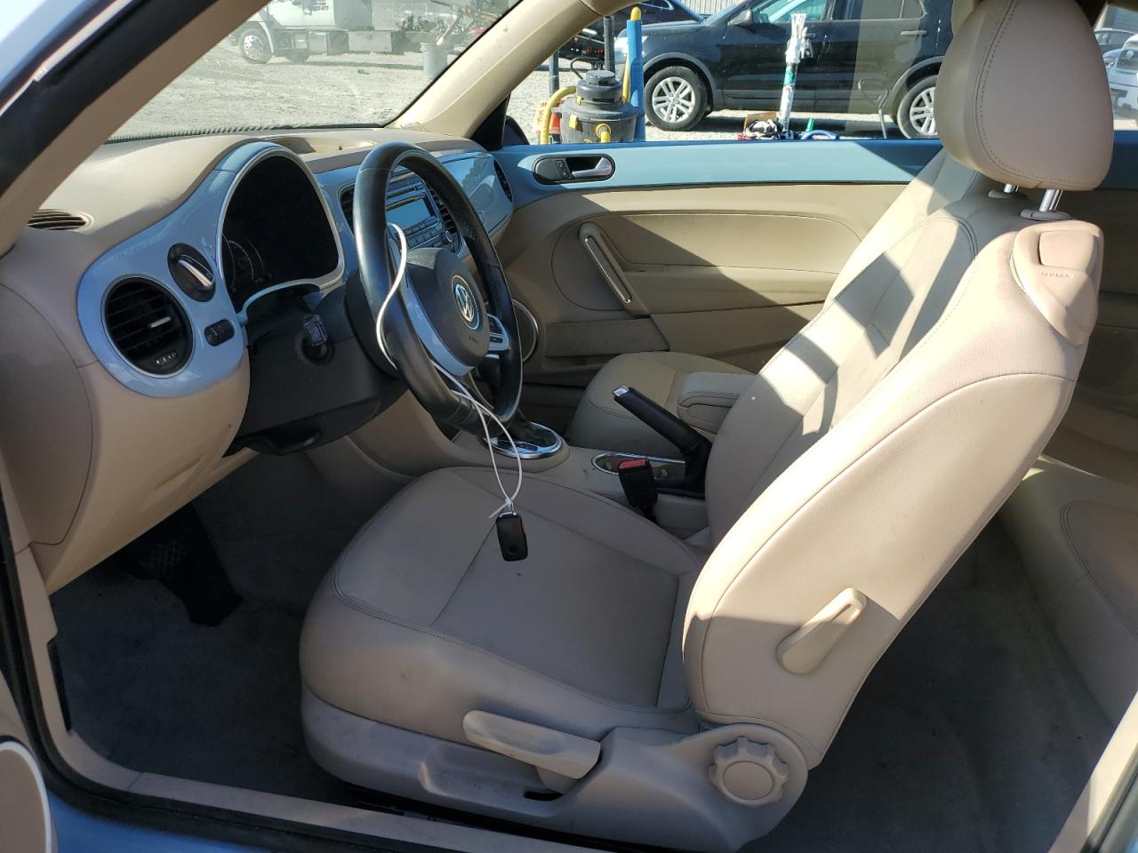 2014 Volkswagen Beetle VIN: 3VWJ17AT3EM633743 Lot: 70870065