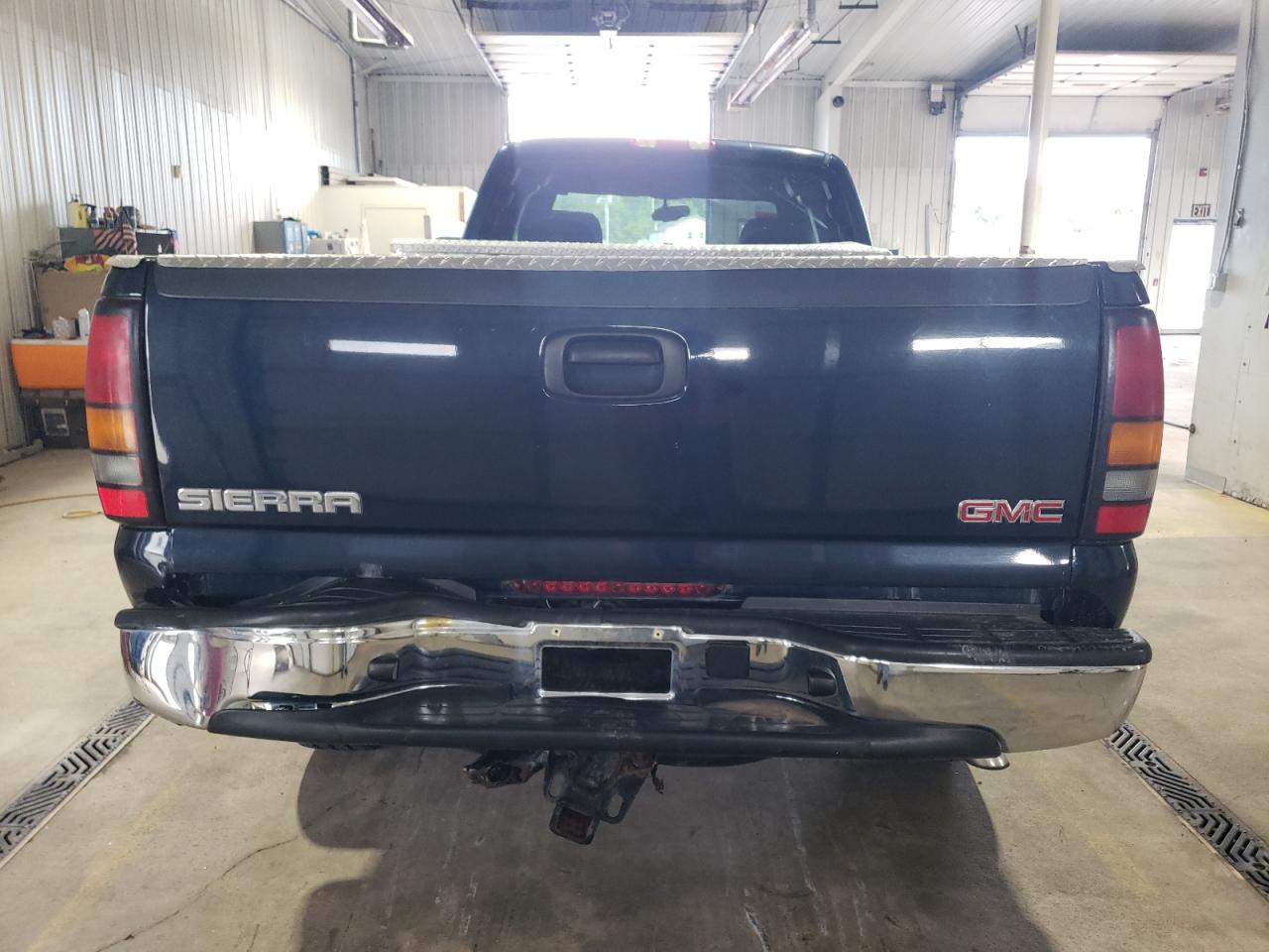 2005 GMC Sierra K2500 Heavy Duty VIN: 1GTHK29285E135511 Lot: 69920005