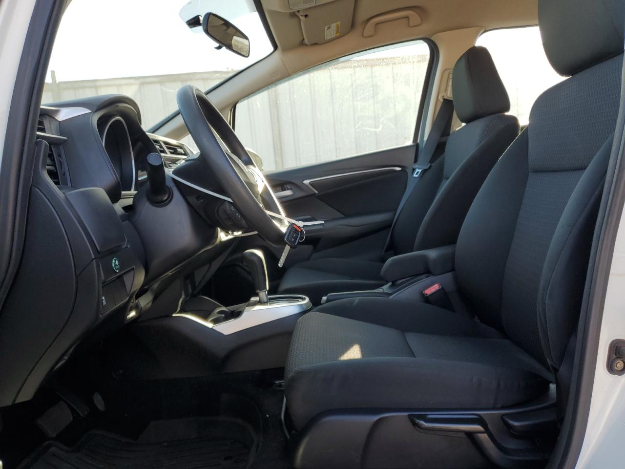 2020 Honda Fit Lx VIN: 3HGGK5H41LM715949 Lot: 70394555