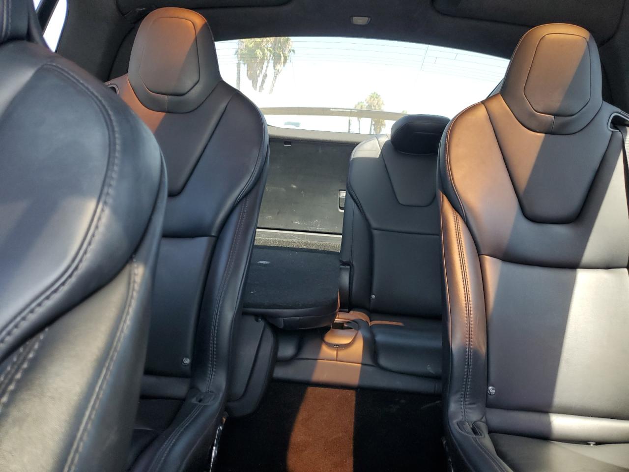 2018 Tesla Model X VIN: 5YJXCBE23JF104464 Lot: 69319605