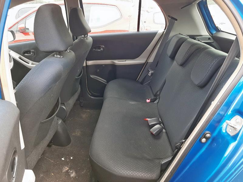 2010 TOYOTA YARIS TR
