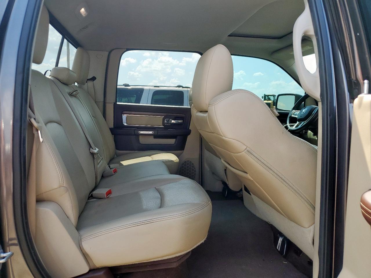 2015 Ram 1500 Laramie VIN: 1C6RR6NT1FS624574 Lot: 70750695