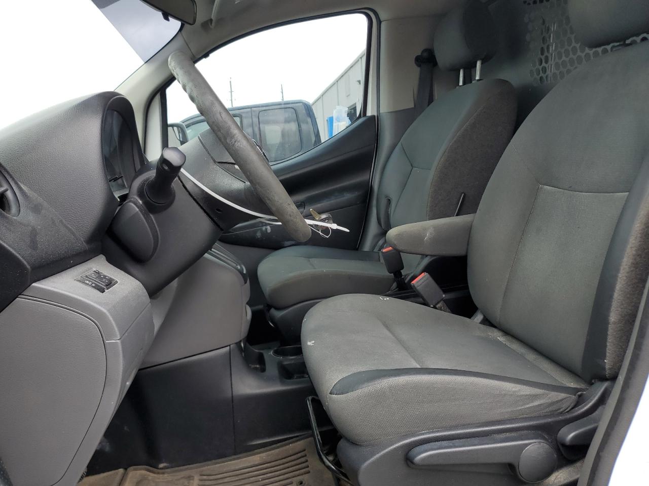 2015 Nissan Nv200 2.5S VIN: 3N6CM0KN2FK735586 Lot: 68052335